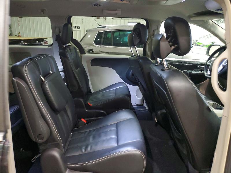 79682825 :رقم المزاد ، 2C4RC1AG8FR675173 vin ، 2015 Chrysler Town & Country مزاد بيع