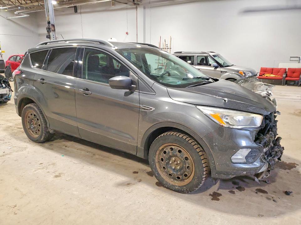 47322906 :رقم المزاد ، 1FMCU9GDXJUA00642 vin ، 2018 Ford Escape مزاد بيع