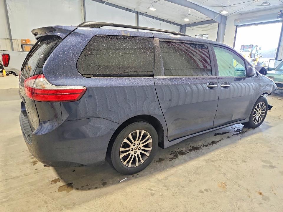 Продажа на аукционе авто 2020 Toyota Sienna, vin: 5TDYZ3DCXLS082173, номер лота: 45933326