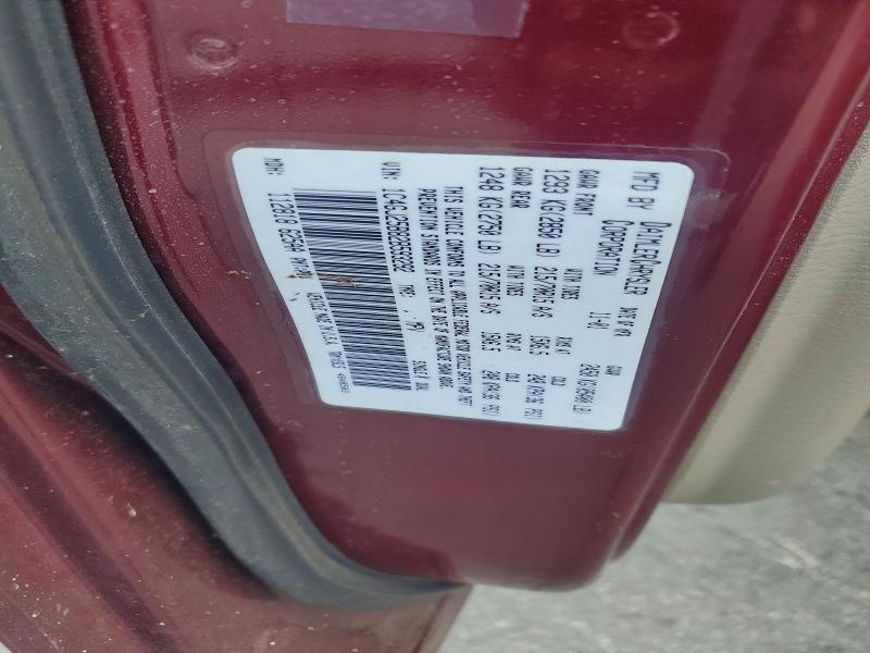 41713116 :رقم المزاد ، 1C4GJ25B82B593292 vin ، 2002 Chrysler Voyager مزاد بيع