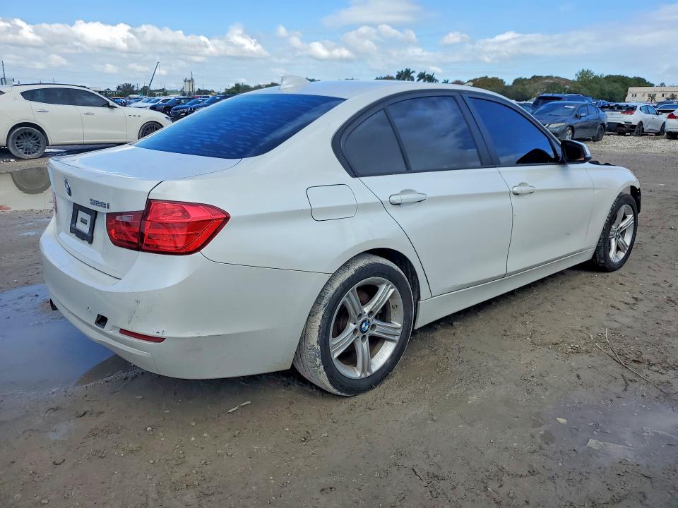 47068646 :رقم المزاد ، WBA3A5G52DNP25100 vin ، 2013 Bmw 328 مزاد بيع