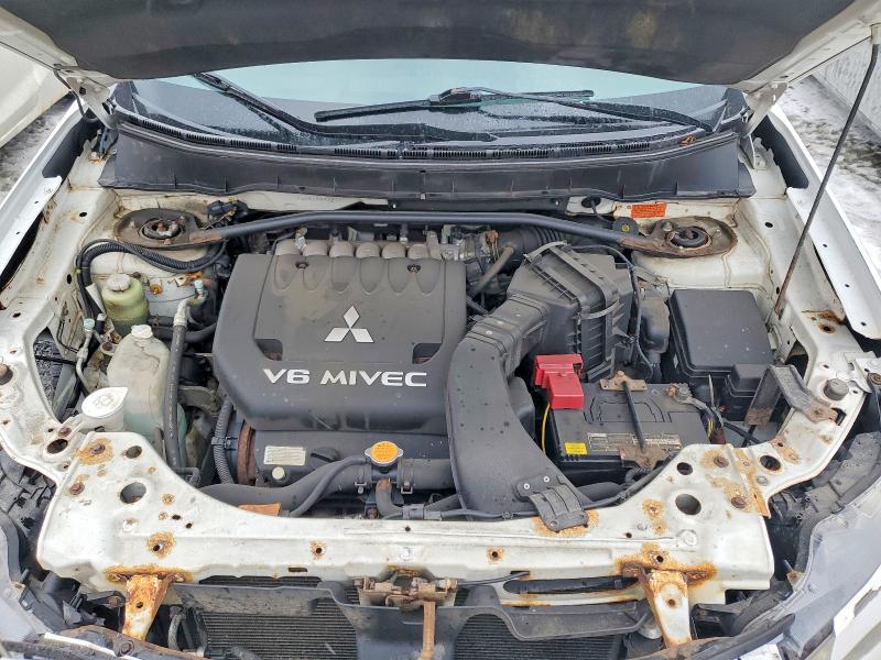 47176416 :رقم المزاد ، JA4JT3AX2BU607077 vin ، 2011 Mitsubishi Outlander مزاد بيع