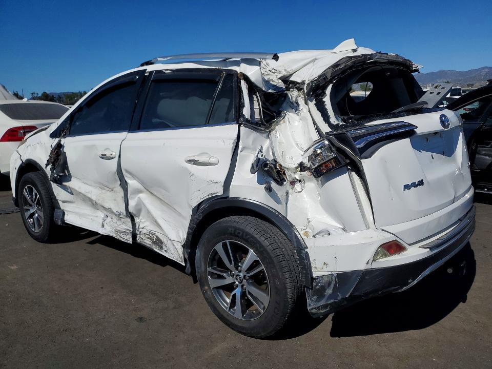 Продаж на аукціоні авто 2017 Toyota Rav4, vin: JTMWFREV2HD094856, номер лоту: 41952996