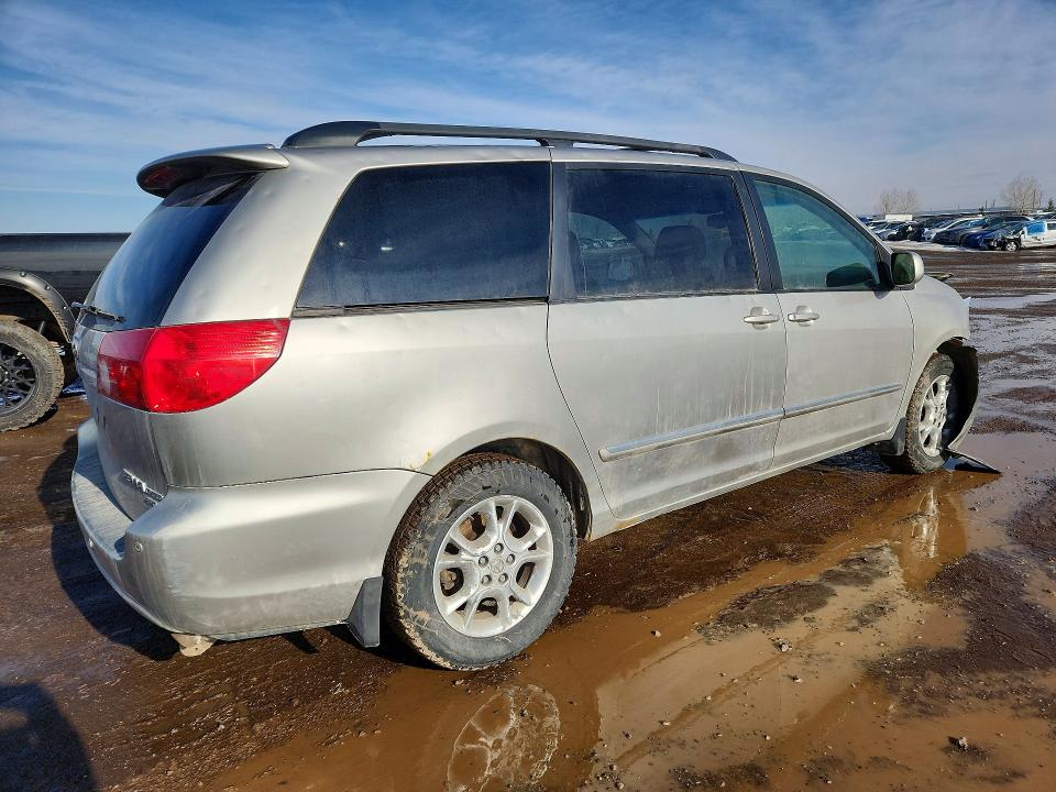 Продажа на аукционе авто 2006 Toyota Sienna, vin: 5TDBA22CX6S064903, номер лота: 79224325