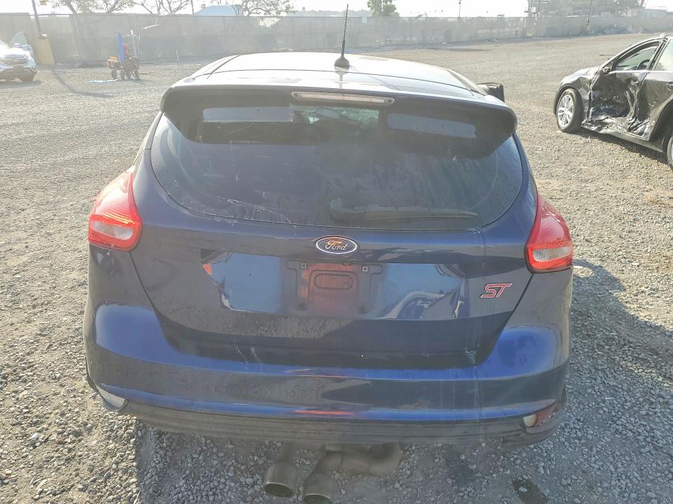 46320286 :رقم المزاد ، 3FADP4EJ2FM146384 vin ، 2015 Ford Fiesta مزاد بيع