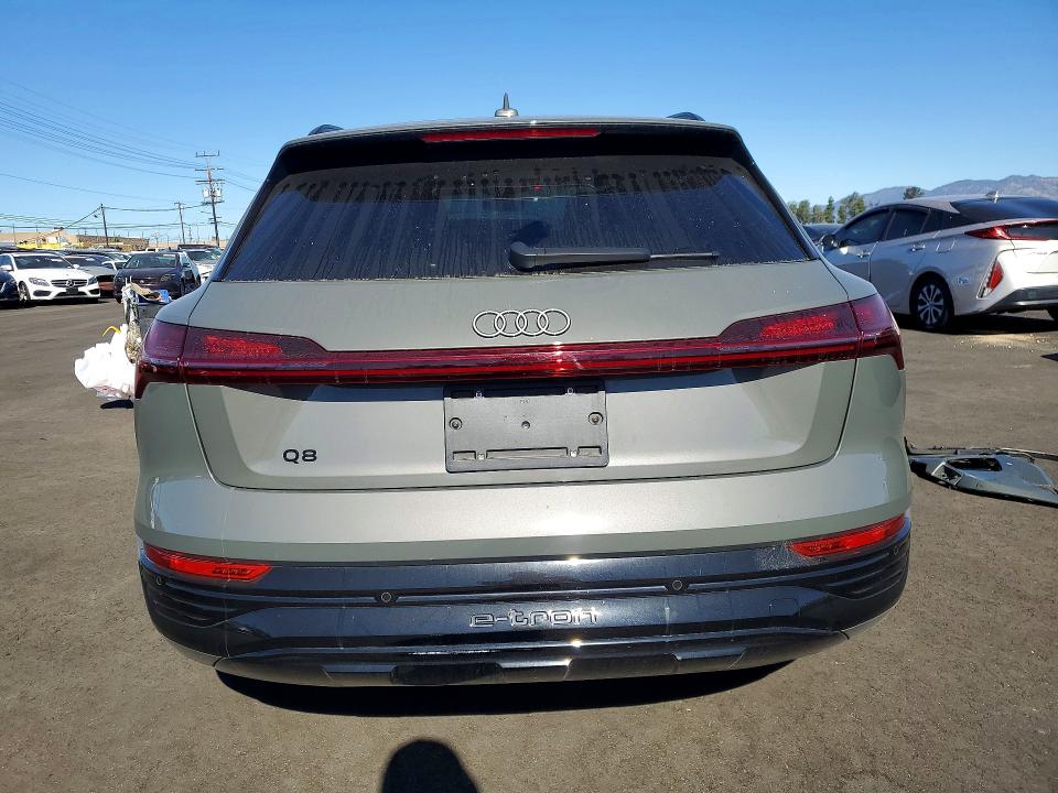 2024 Audi Q8 E-tron მანქანა იყიდება აუქციონზე, vin: WA15AAGE3RB010978, აუქციონის ნომერი: 41647196