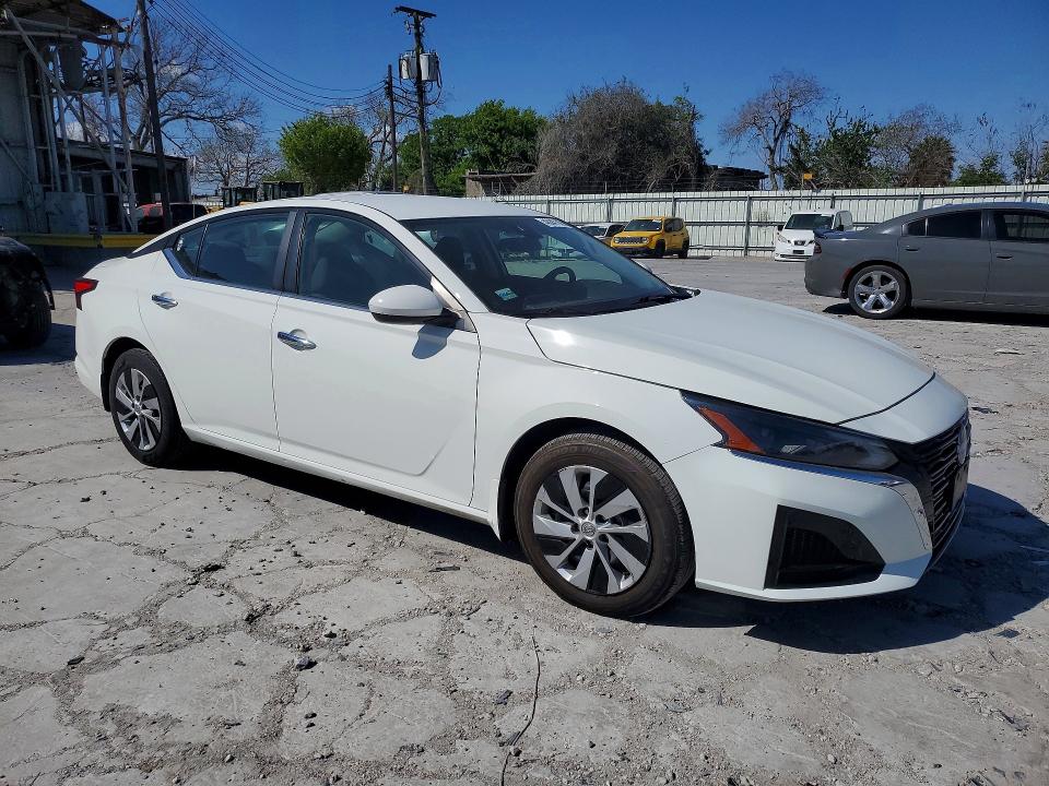 46047186 :رقم المزاد ، 1N4BL4BV4PN358253 vin ، 2023 Nissan Altima مزاد بيع