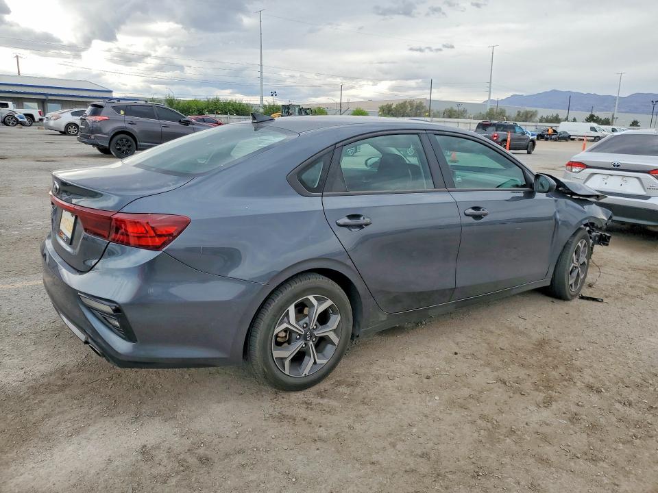 48334556 :رقم المزاد ، 3KPF24AD2ME284886 vin ، 2021 Kia Forte مزاد بيع
