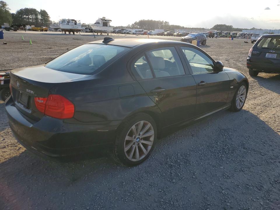 79805585 :رقم المزاد ، WBAPH7C55BE851513 vin ، 2011 Bmw 328 مزاد بيع