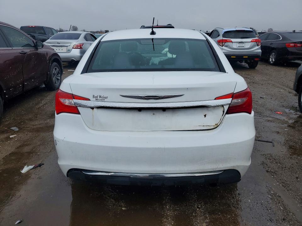 41702896 :رقم المزاد ، 1C3CCBBB4DN672901 vin ، 2013 Chrysler 200 مزاد بيع