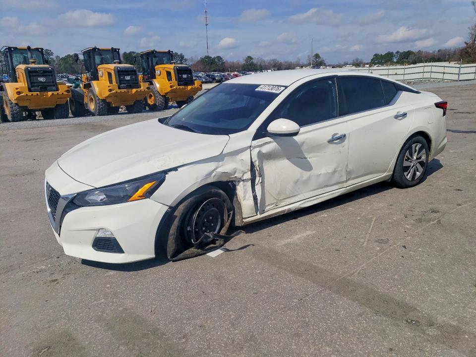41713076 :رقم المزاد ، 1N4BL4BV7NN304815 vin ، 2022 Nissan Altima مزاد بيع