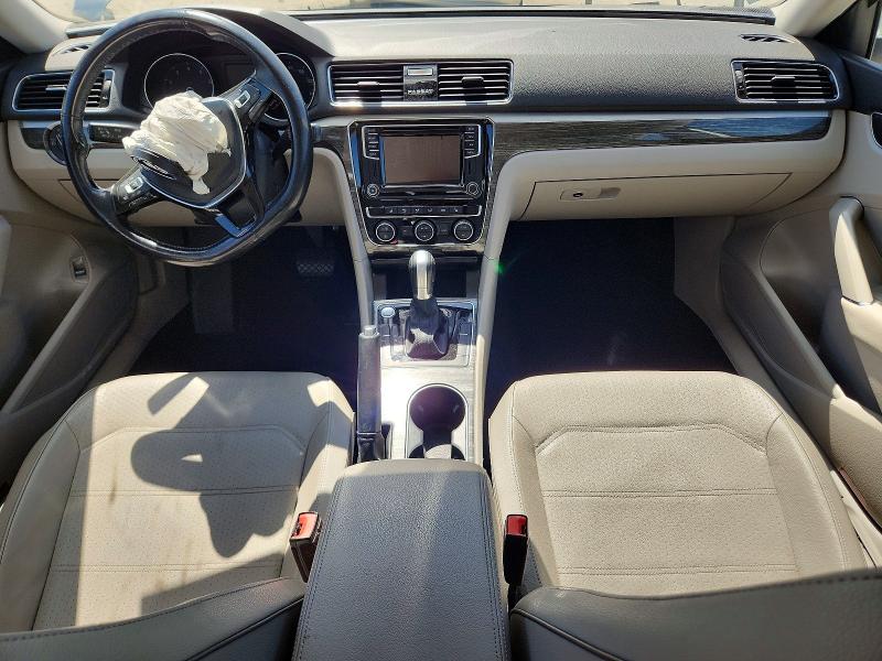 41945706 :رقم المزاد ، 1VWBA7A3XJC008045 vin ، 2018 Volkswagen Passat مزاد بيع
