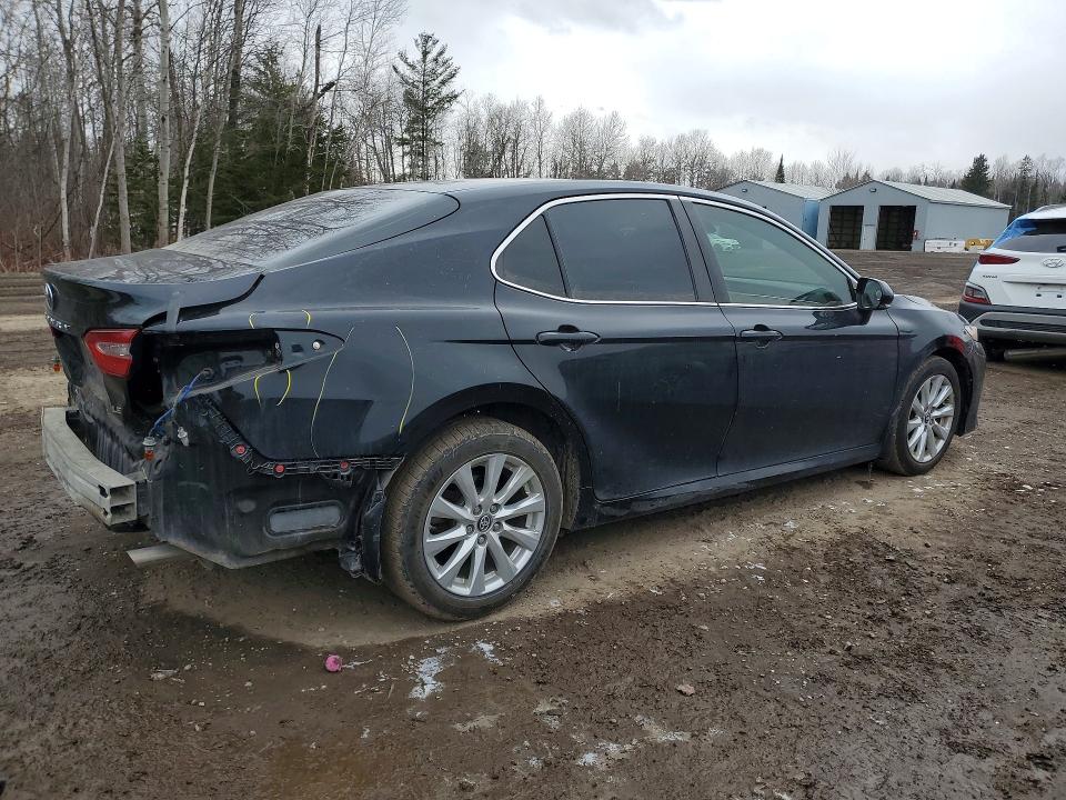 46317856 :رقم المزاد ، 4T1B11HK0JU507374 vin ، 2018 Toyota Camry مزاد بيع