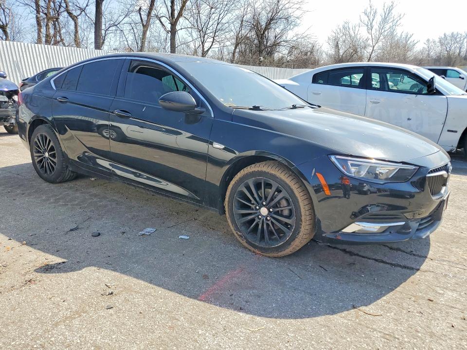 41984956 :رقم المزاد ، W04GM6SXXJ1137999 vin ، 2018 Buick Regal مزاد بيع
