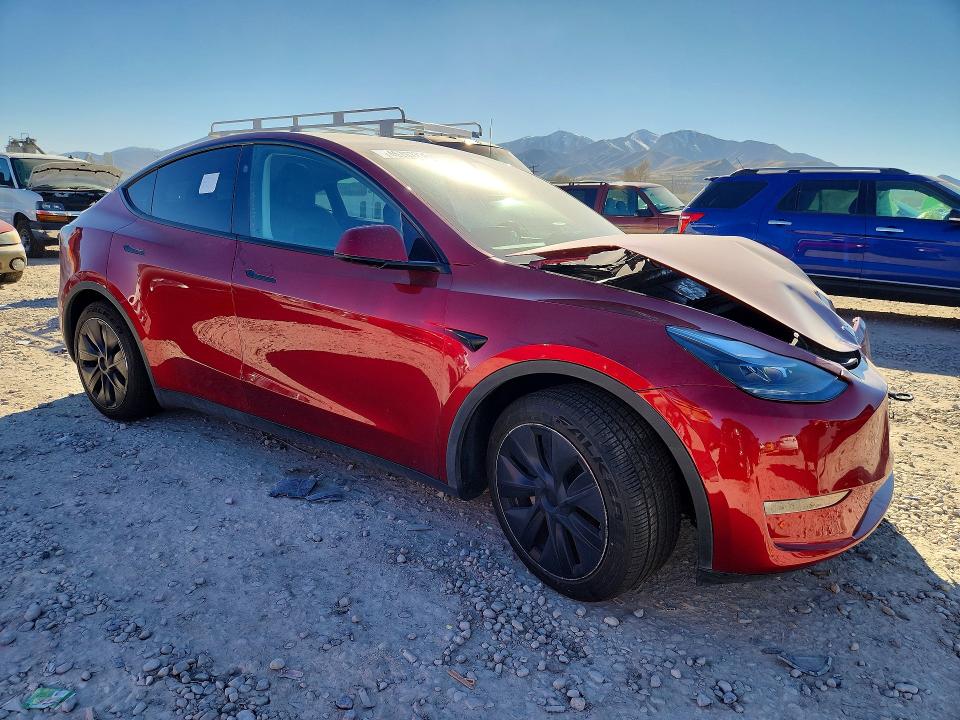 46763736 :رقم المزاد ، 7SAYGAEE7RF185528 vin ، 2024 Tesla Model Y مزاد بيع