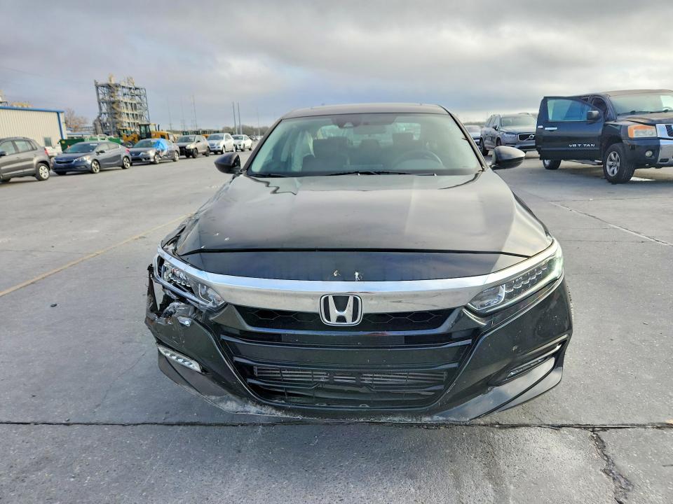 Продажа на аукционе авто 2020 Honda Accord, vin: 1HGCV1F48LA135483, номер лота: 79844505