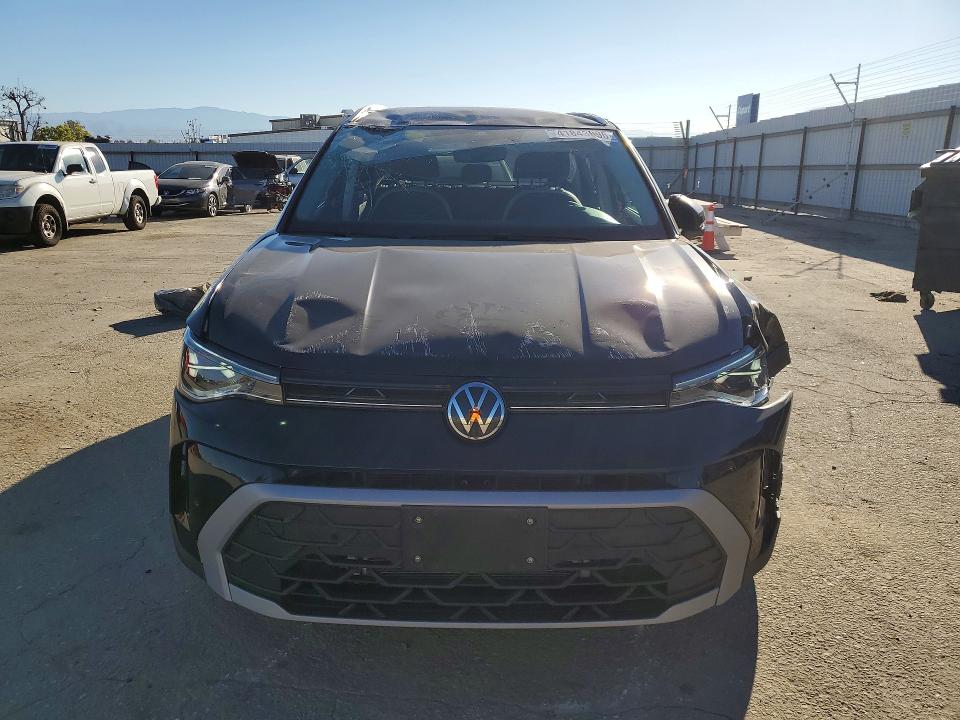 41843096 :رقم المزاد ، 3VVSC7B29SM015833 vin ، 2025 Volkswagen Taos مزاد بيع
