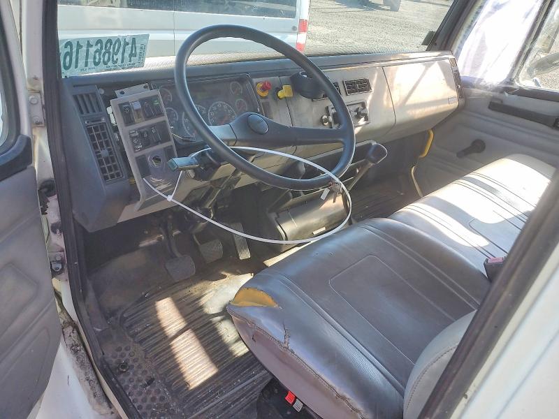 Продажа на аукционе авто 2001 Freigliner Medium Conventional, vin: 1FVABSAK11HH98383, номер лота: 51323596
