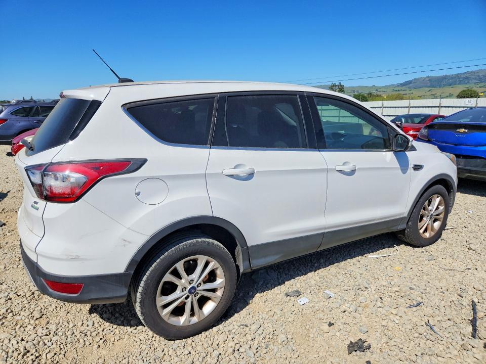47118266 :رقم المزاد ، 1FMCU0GD7HUA54759 vin ، 2017 Ford Escape مزاد بيع