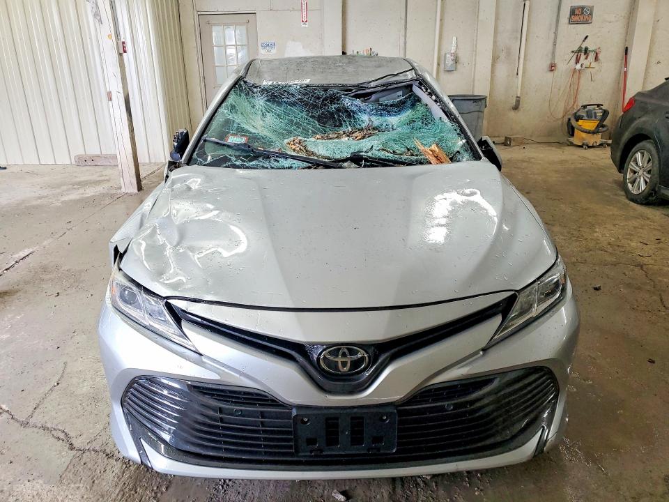 2018 Toyota Camry მანქანა იყიდება აუქციონზე, vin: 4T1B11HK5JU621385, აუქციონის ნომერი: 46488546