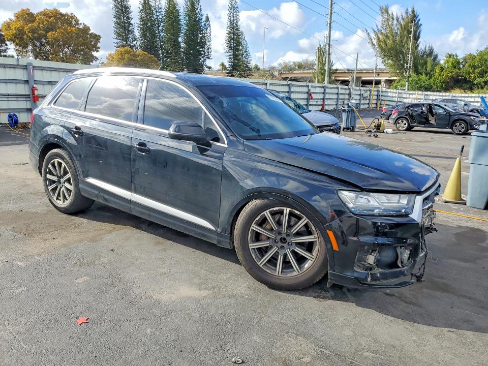 Продажа на аукционе авто 2017 Audi Q7, vin: WA1LAAF77HD014920, номер лота: 79963305