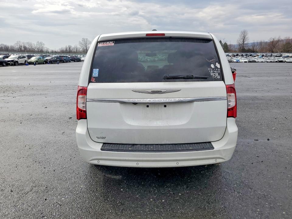 45831486 :رقم المزاد ، 2C4RC1HG8ER132636 vin ، 2014 Chrysler Town & Country مزاد بيع