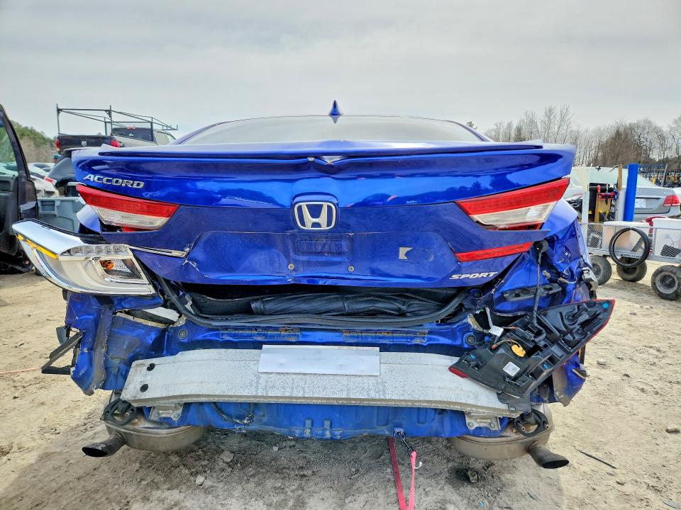 47419156 :رقم المزاد ، 1HGCV1F39JA074729 vin ، 2018 Honda Accord مزاد بيع