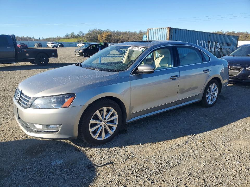 2013 Volkswagen Passat მანქანა იყიდება აუქციონზე, vin: 1VWCN7A34DC110678, აუქციონის ნომერი: 79037745