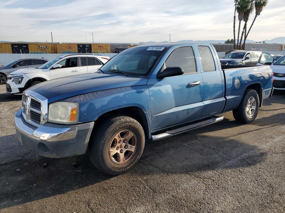 47675936 :رقم المزاد ، 1D7HE42K55S157440 vin ، 2005 Dodge Dakota مزاد بيع