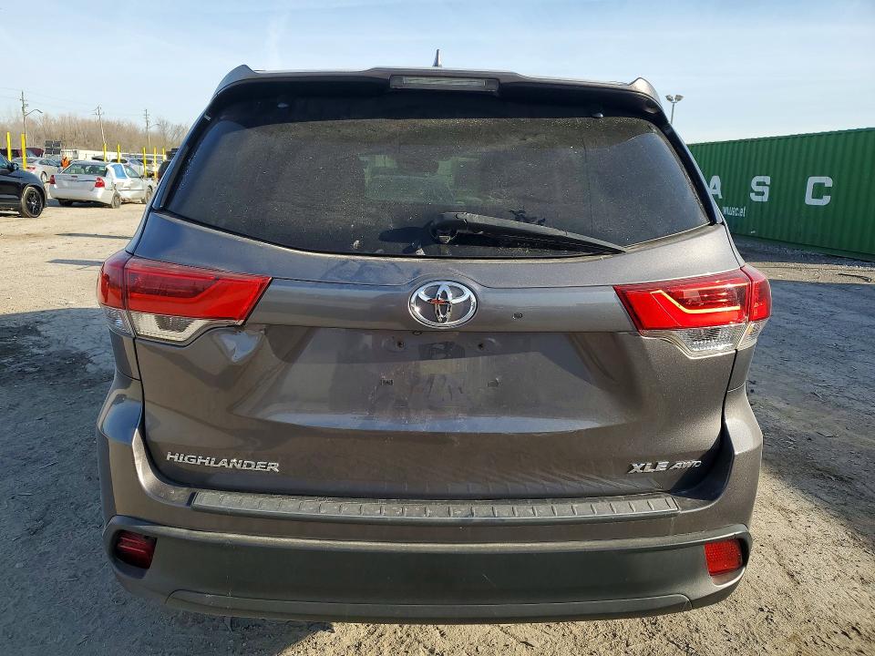 2017 Toyota Highlander მანქანა იყიდება აუქციონზე, vin: 5TDJZRFHXHS432146, აუქციონის ნომერი: 47422776