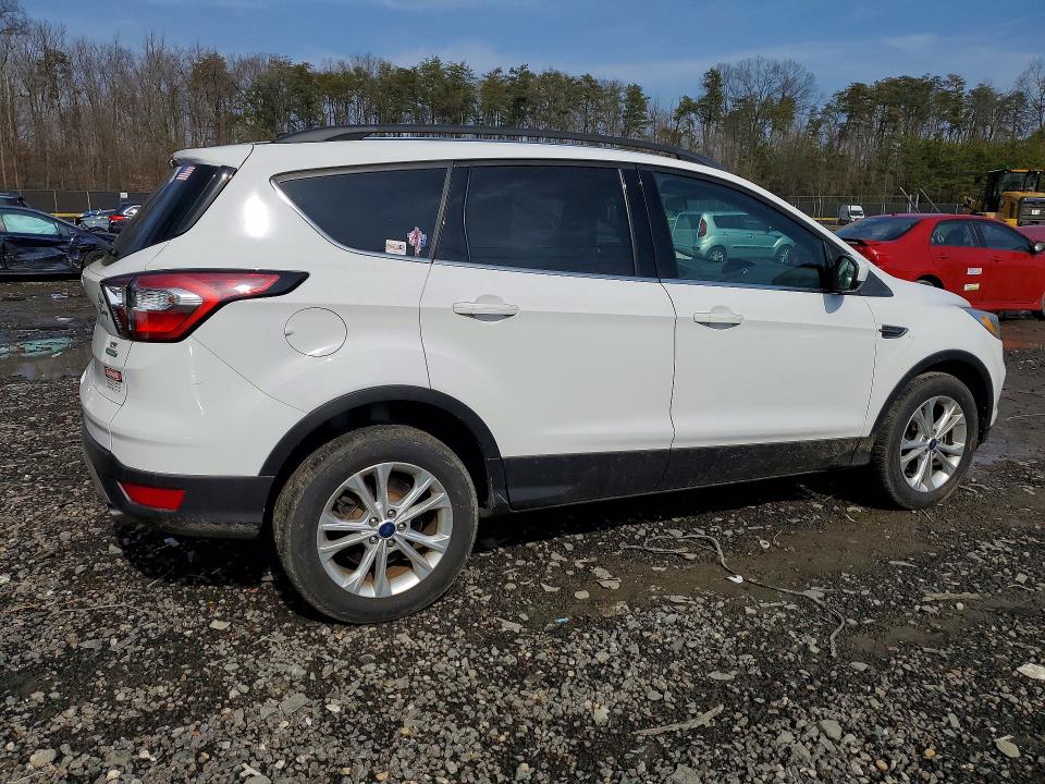 Продажа на аукционе авто 2018 Ford Escape, vin: 1FMCU0GD6JUA75995, номер лота: 41745466