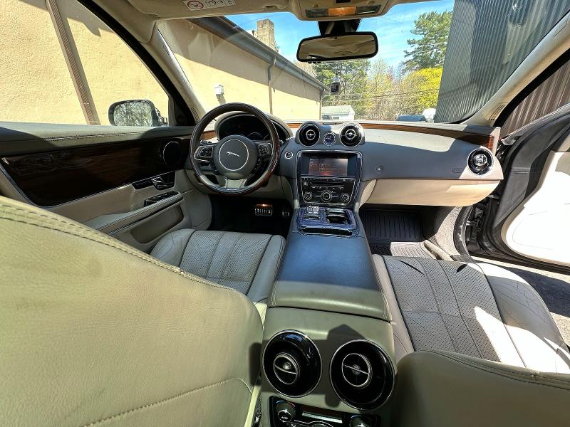 2011 Jaguar Xjl მანქანა იყიდება აუქციონზე, vin: SAJWA2GB8BLV15633, აუქციონის ნომერი: 45618706