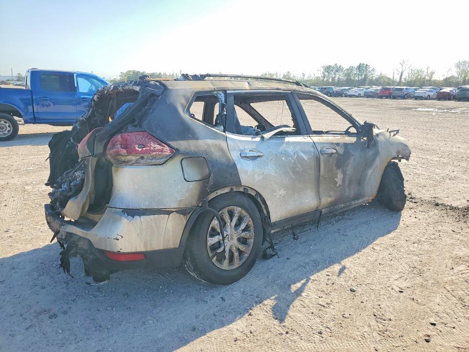 46282946 :رقم المزاد ، 5N1AT2MN6HC828072 vin ، 2017 Nissan Rogue مزاد بيع