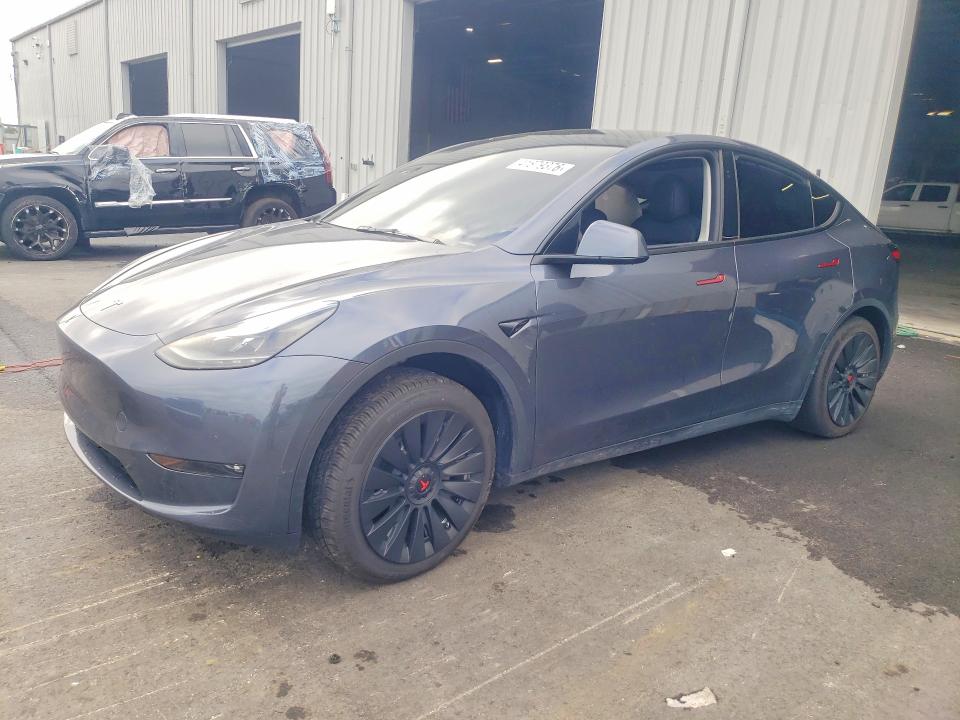 41879376 :رقم المزاد ، 7SAYGDEDXPF956277 vin ، 2023 Tesla Model Y مزاد بيع