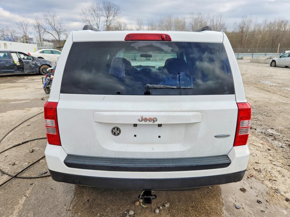 41930516 :رقم المزاد ، 1J4NT1GB6BD241576 vin ، 2011 Jeep Patriot مزاد بيع