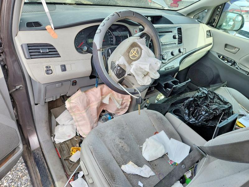2011 Toyota Sienna მანქანა იყიდება აუქციონზე, vin: 5TDKK3DC4BS037836, აუქციონის ნომერი: 75628545