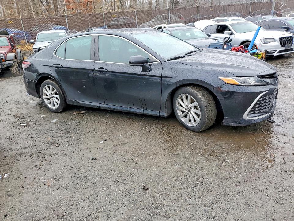 79617335 :رقم المزاد ، 4T1C11AK8NU664347 vin ، 2022 Toyota Camry مزاد بيع