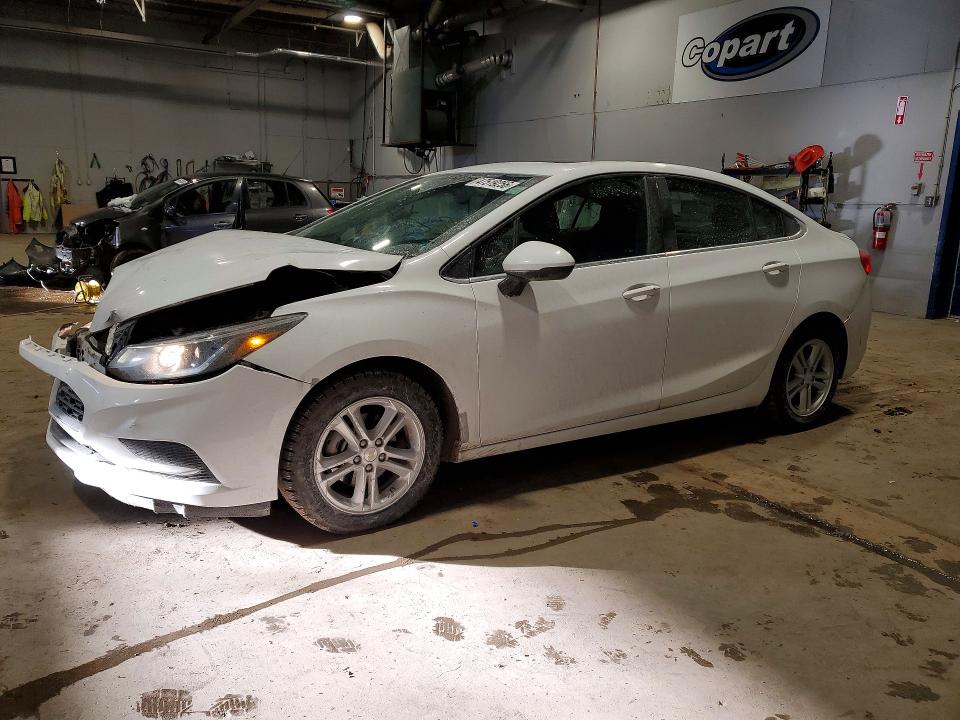 47519256 :رقم المزاد ، 3G1BE5SM9HS522033 vin ، 2017 Chevrolet Cruze مزاد بيع
