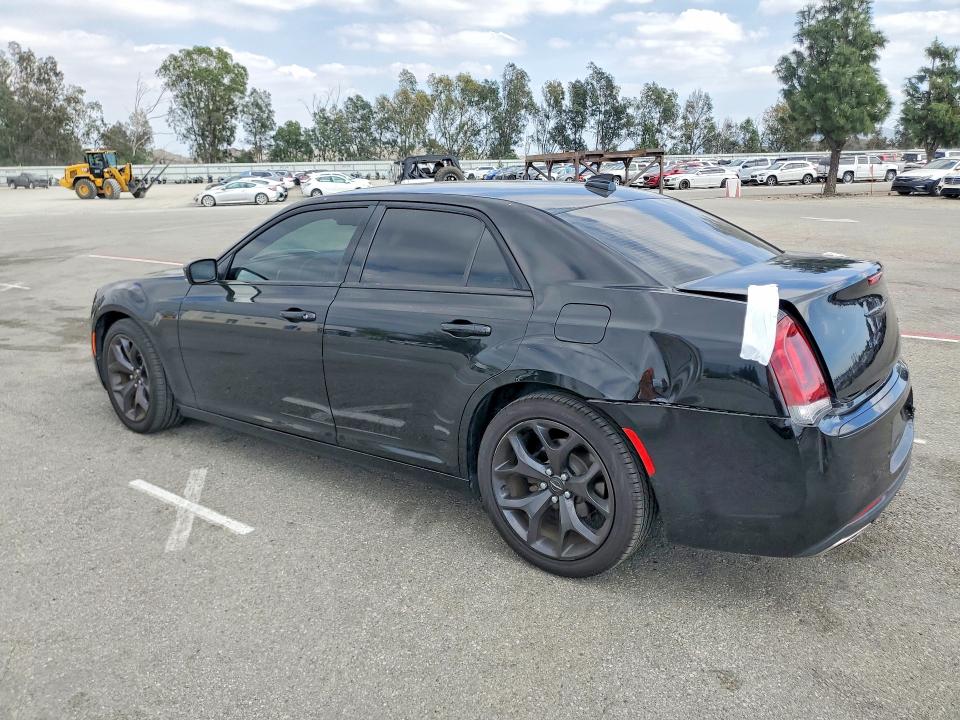 2021 Chrysler 300 მანქანა იყიდება აუქციონზე, vin: 2C3CCABGXMH545620, აუქციონის ნომერი: 45570676