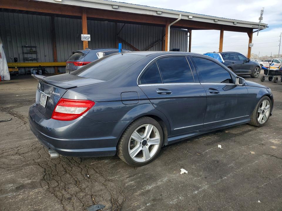 79103145 :رقم المزاد ، WDDGF8BB3BR135276 vin ، 2011 Mercedes-benz C مزاد بيع
