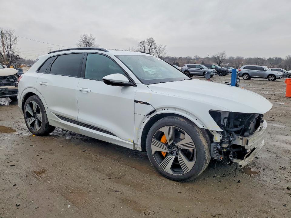 78952315 :رقم المزاد ، WA1LAAGE8NB012291 vin ، 2022 Audi E-tron مزاد بيع