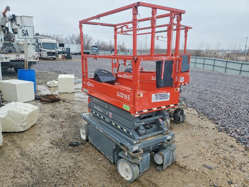 79708955 :رقم المزاد ، A100050496 vin ، 2024 Skyjack Industrial Equipment مزاد بيع