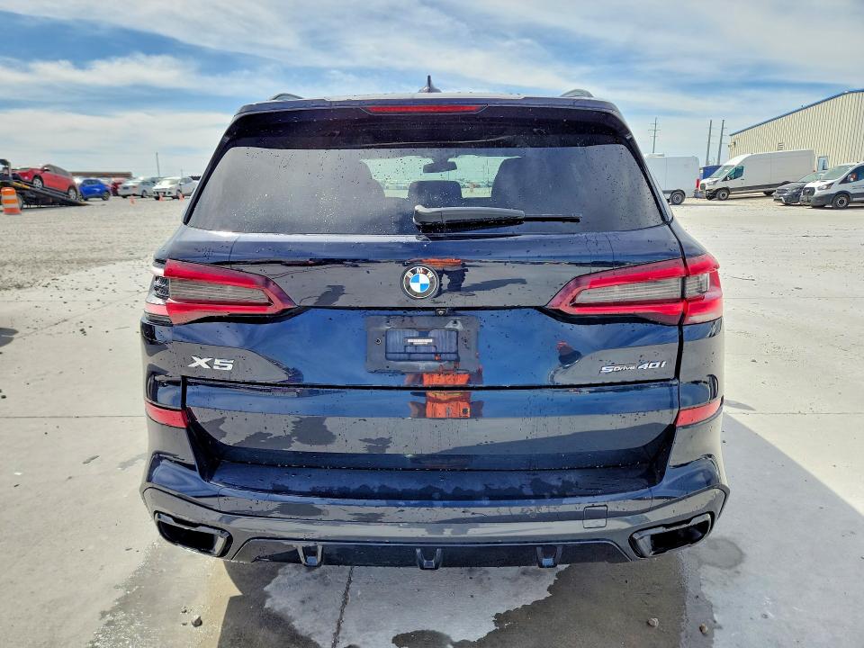 46317546 :رقم المزاد ، 5UXCR4C02N9L31007 vin ، 2022 Bmw X5 مزاد بيع