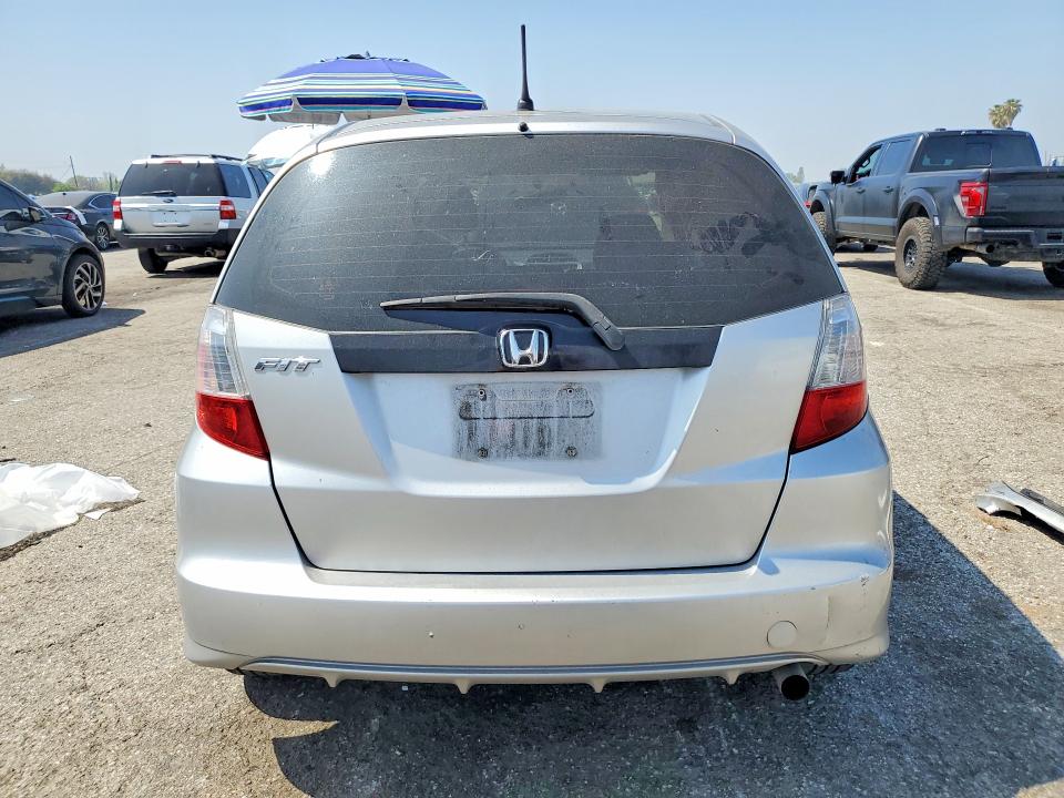 46975196 :رقم المزاد ، JHMGE8H32CC028705 vin ، 2012 Honda Fit مزاد بيع