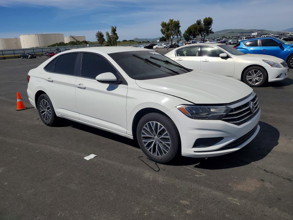 47640186 :رقم المزاد ، 3VWC57BU1MM046203 vin ، 2021 Volkswagen Jetta مزاد بيع