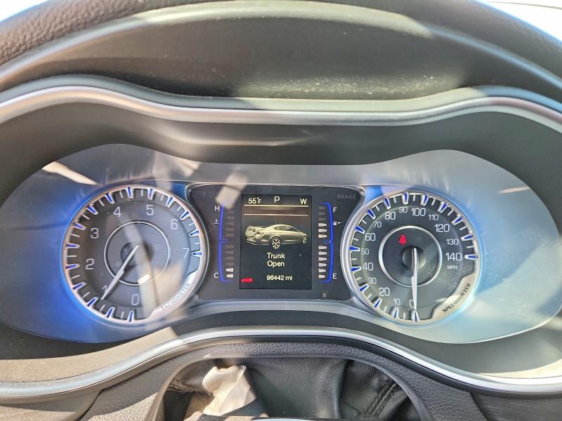 41605396 :رقم المزاد ، 1C3CCCAB6FN568002 vin ، 2015 Chrysler 200 مزاد بيع