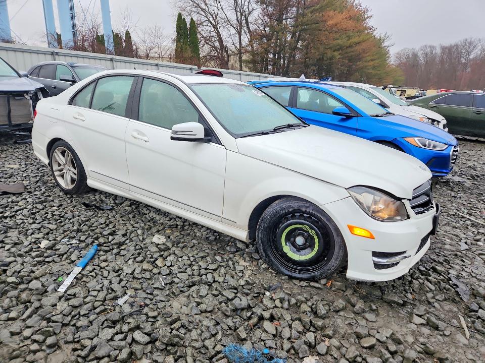45975516 :رقم المزاد ، WDDGF8ABXEG170690 vin ، 2014 Merz 300-class مزاد بيع