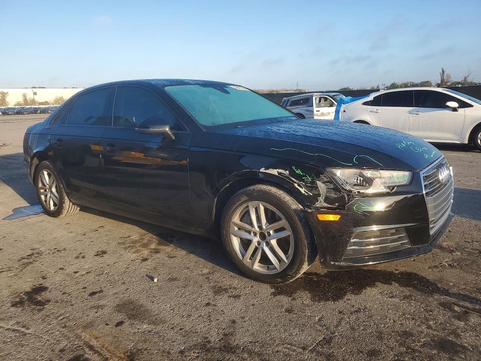 45467996 :رقم المزاد ، WAUGNAF41HN024495 vin ، 2017 Audi A4 مزاد بيع