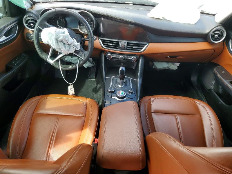 54024976 :رقم المزاد ، ZARFAEBN3H7535619 vin ، 2017 Alfa Romeo Giulia مزاد بيع