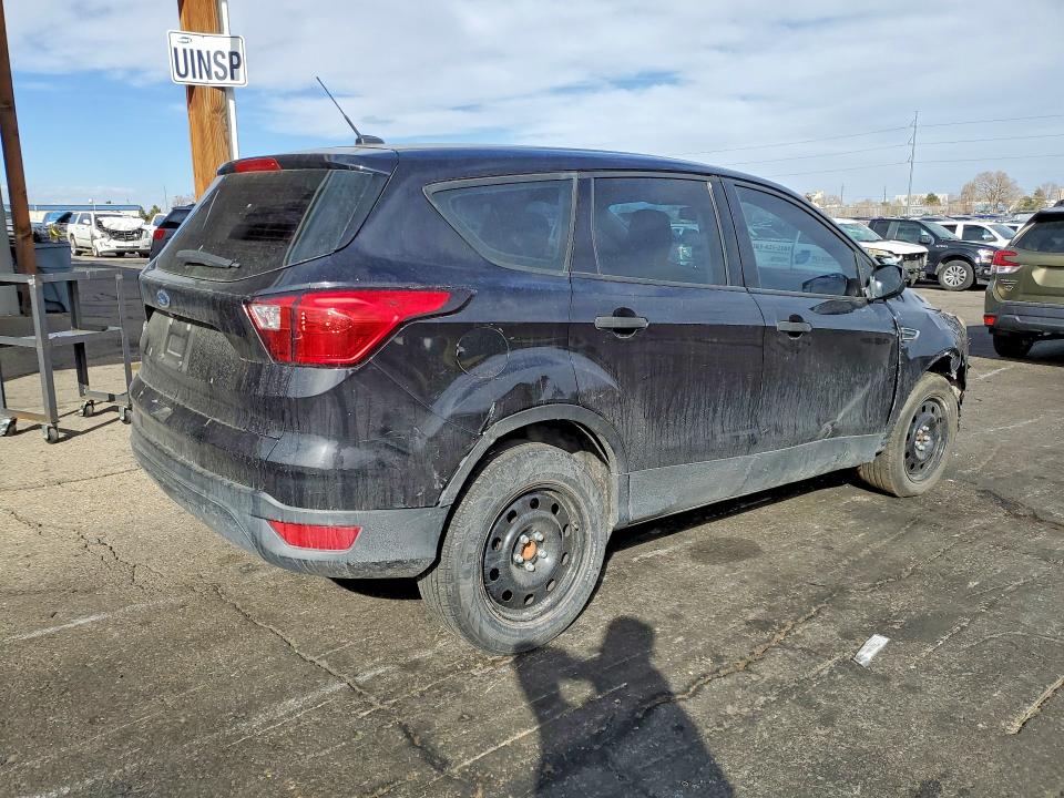 2019 Ford Escape მანქანა იყიდება აუქციონზე, vin: 1FMCU0F75KUA19270, აუქციონის ნომერი: 79768585